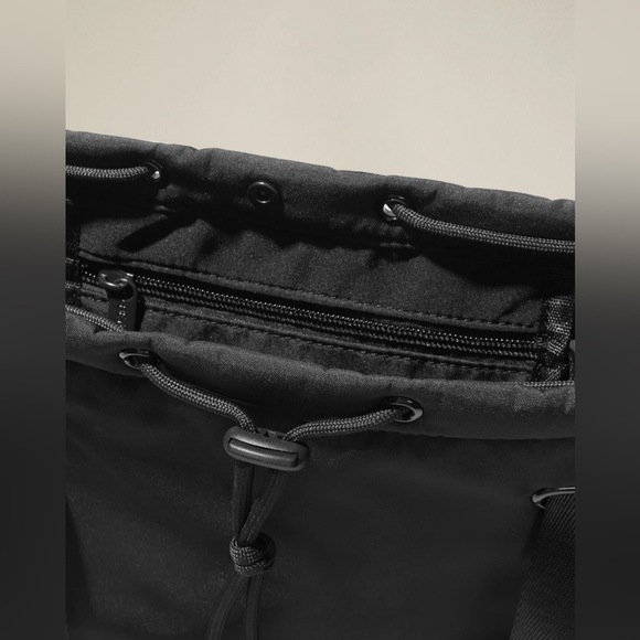 Beyond Yoga Convertible Gym Bag, NWT - Picture 7 of 14